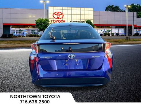 Used 2018 Toyota Prius Four image 8