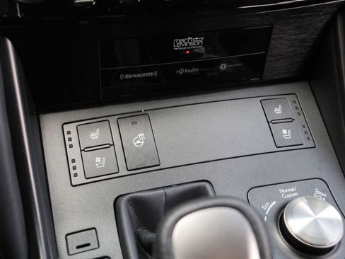 Used 2024 Lexus IS 500 RWD image 32