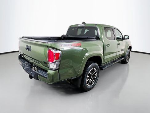 Used 2022 Toyota Tacoma TRD Sport w/ Technology Package AWD/4WD image 4