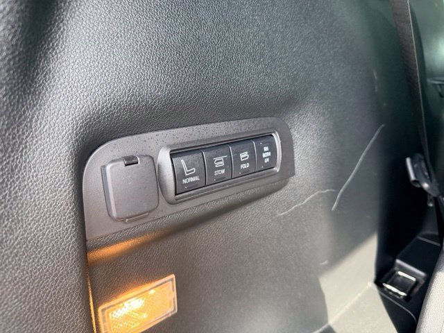Used 2018 Ford Explorer Platinum AWD/4WD image 18