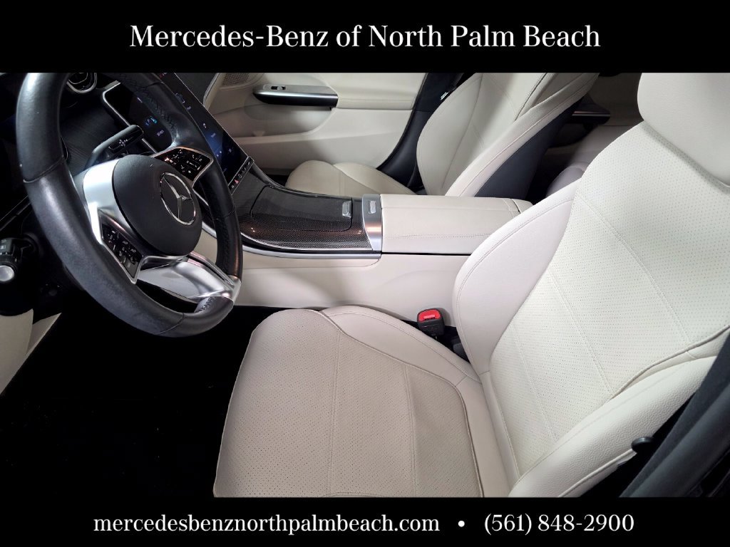 Used 2023 Mercedes-Benz C 300 Sedan image 9