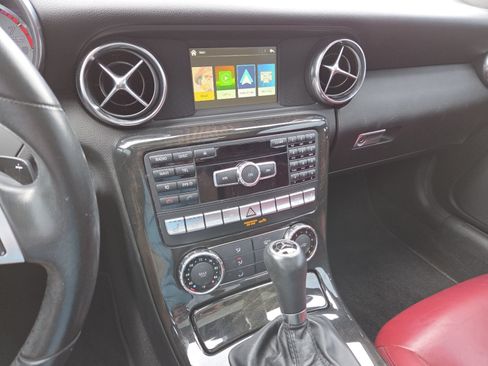 Used 2013 Mercedes-Benz SLK 250 image 28