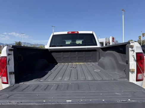Used 2017 RAM 2500 Tradesman w/ Chrome Appearance Group AWD/4WD image 12