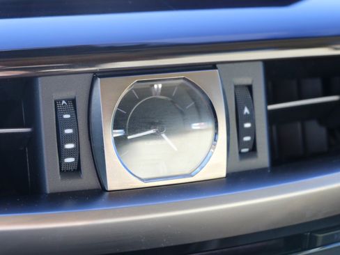 Used 2018 Lexus LX 570 4WD image 23