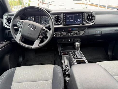 Used 2021 Toyota Tacoma TRD Sport AWD/4WD image 7