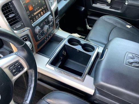 Used 2014 RAM 1500 Laramie w/ Convenience Group AWD/4WD image 15