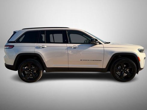 New 2026 Jeep Grand Cherokee Limited w/ Limited Altitude Package RWD image 6
