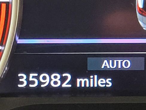 Used 2025 Nissan Rogue SV image 3