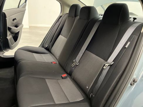 Used 2024 Nissan Sentra SV FWD image 16