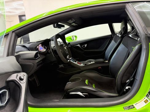 Used 2022 Lamborghini Huracan EVO RWD image 24