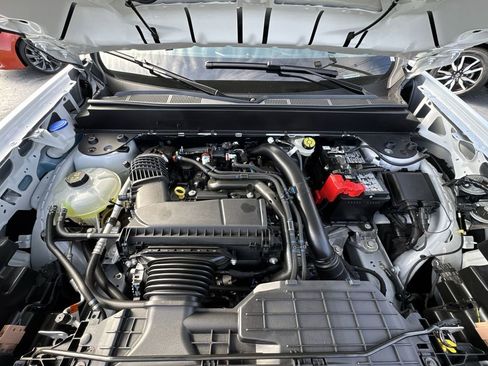 Used 2025 Ford Maverick Lariat AWD/4WD image 25