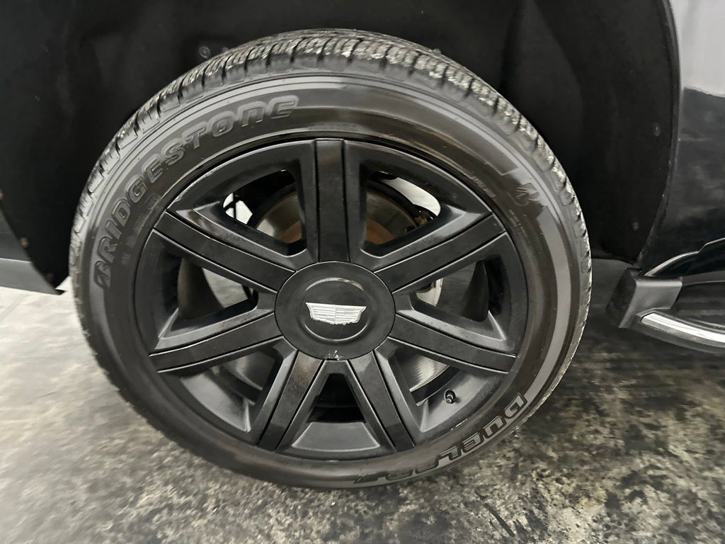 Used 2020 Cadillac Escalade Luxury AWD/4WD image 5