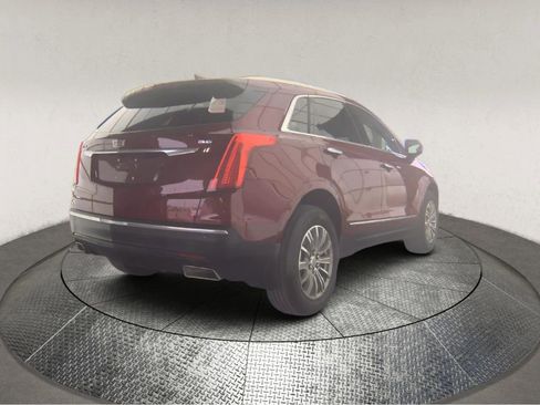 Used 2017 Cadillac XT5 Luxury w/ Driver Awareness Package AWD/4WD image 2