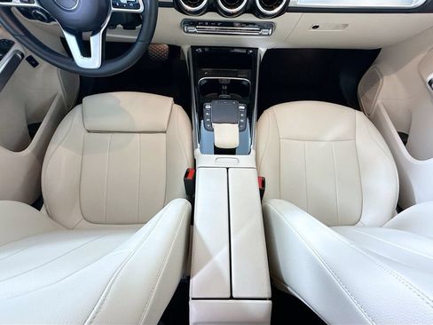 Certified 2022 Mercedes-Benz GLB 250 4MATIC image 16