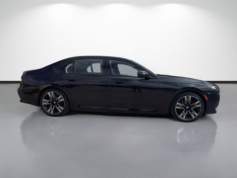 New 2026 BMW i7 xDrive60 AWD/4WD image 2