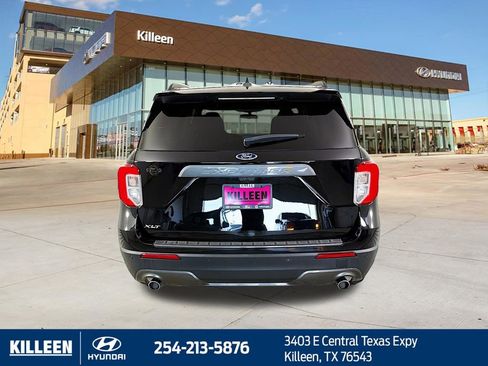 Used 2023 Ford Explorer XLT w/ Equipment Group 202A image 7