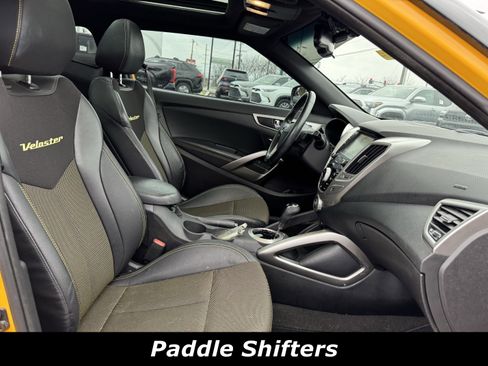 Used 2016 Hyundai Veloster w/ Option Group 02 image 4