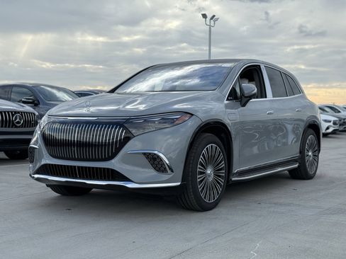 New 2025 Mercedes-Benz Maybach EQS 680 4MATIC image 6