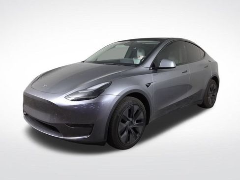 Used 2025 Tesla Model Y Long Range AWD/4WD image 2