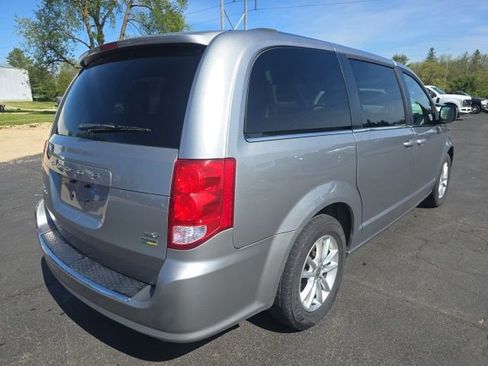 Used 2019 Dodge Grand Caravan SXT FWD image 6