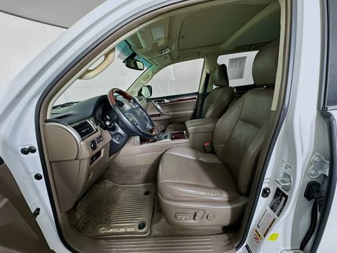 Used 2018 Lexus GX 460 Premium w/ Premium Package image 13