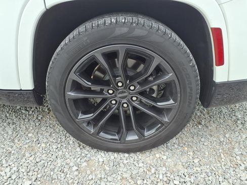 Used 2024 Jeep Grand Wagoneer Series III w/ Rear Seat Video Group 1 image 40