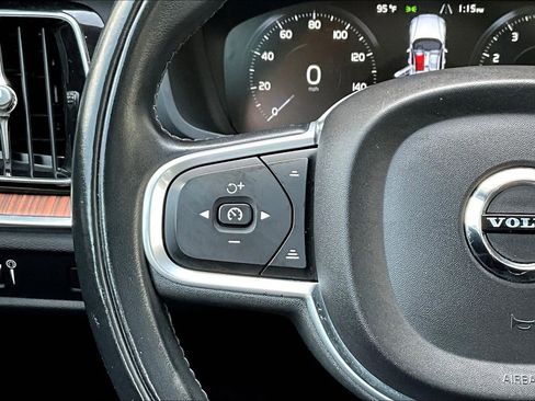 Used 2022 Volvo S60 B5 Momentum w/ Premium Package image 25