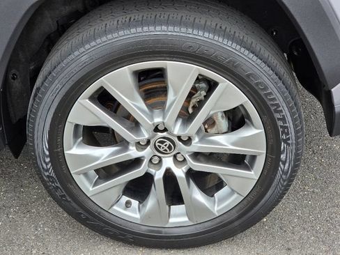 Used 2022 Toyota RAV4 XLE Premium AWD/4WD image 15