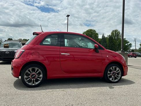 Used 2017 FIAT 500 Pop w/ Sport Appearance Package FWD image 4