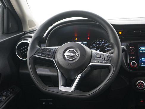 Used 2024 Nissan Kicks SV FWD image 16