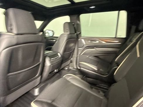 Used 2024 Cadillac Escalade ESV Premium Luxury RWD image 28