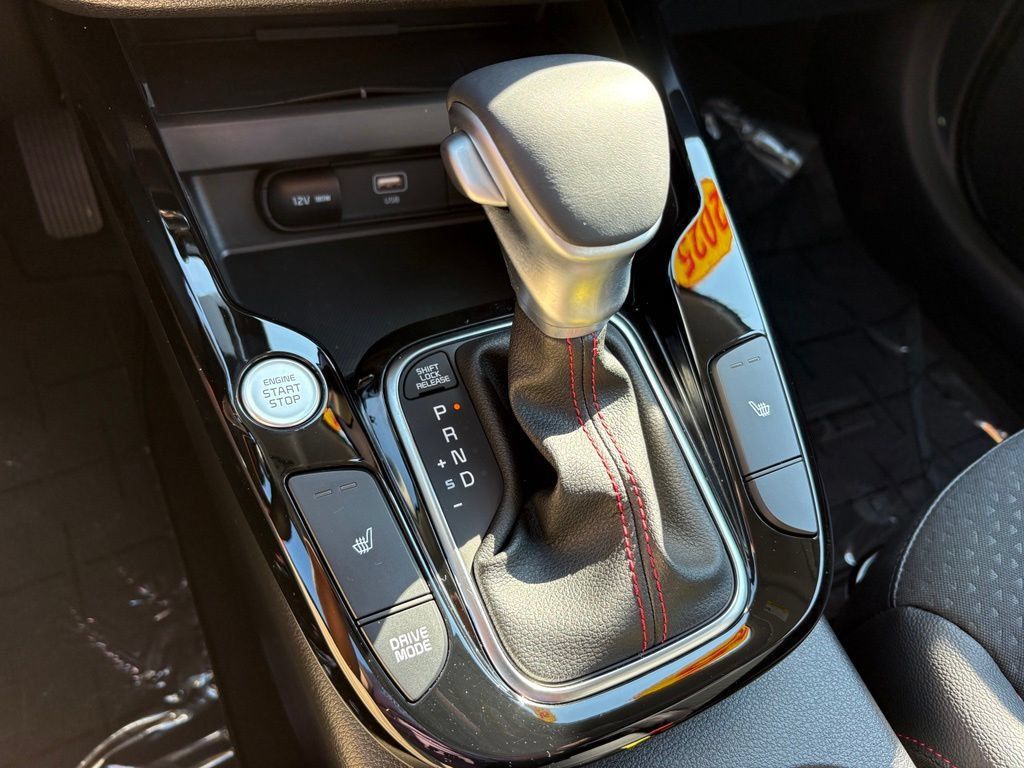 Used 2025 Kia Soul GT-Line w/ GT-Line Technology Package FWD image 17
