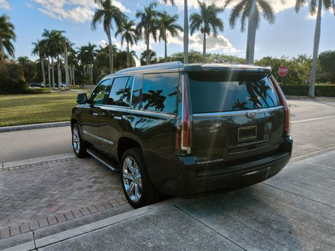 Used 2016 Cadillac Escalade Luxury AWD/4WD image 16