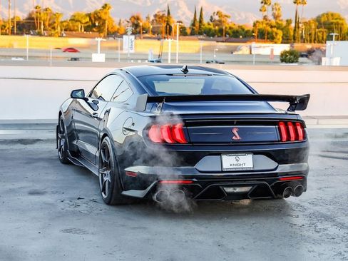 Used 2022 Ford Mustang Shelby GT500 w/ Carbon Fiber Track Pack image 7