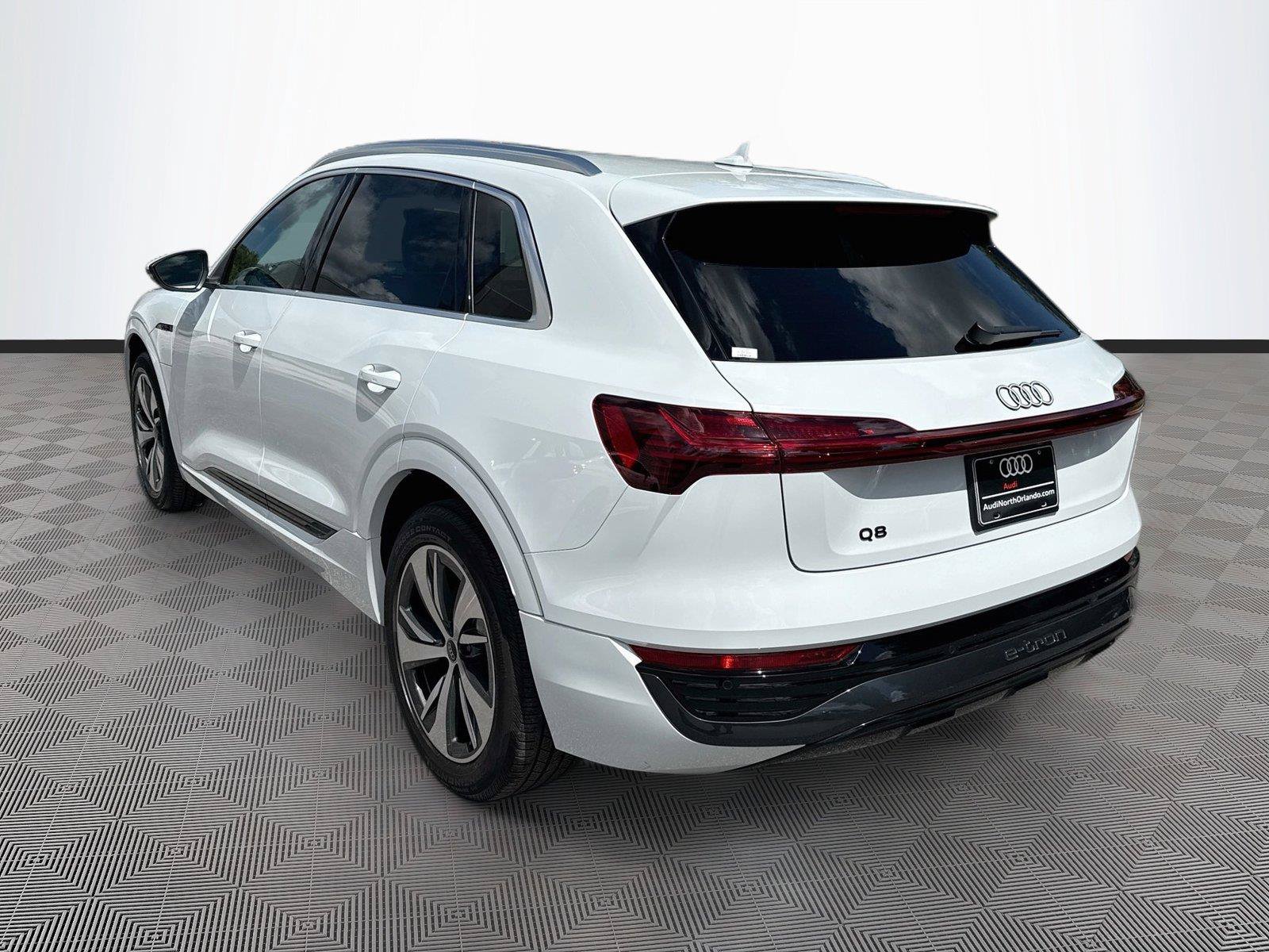 Certified 2024 Audi Q8 e-tron Premium Plus AWD/4WD image 5