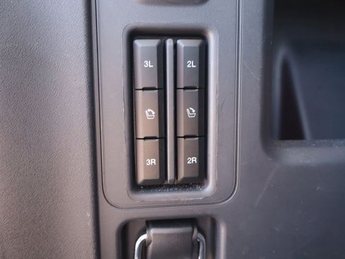 Used 2025 Ford Expedition Active AWD/4WD image 33