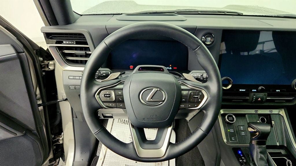 Used 2024 Lexus GX 550 w/ Cold Area Package AWD/4WD image 13