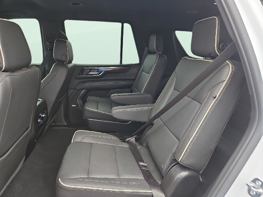 Used 2026 GMC Yukon Elevation RWD image 10