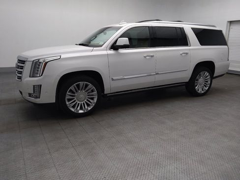 Used 2017 Cadillac Escalade ESV Platinum RWD image 2