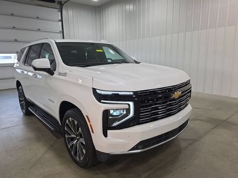 Used 2025 Chevrolet Tahoe High Country AWD/4WD image 2