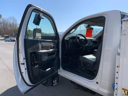 Used 2014 RAM 5500 Tradesman w/ Power & Remote Entry Group image 7