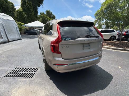 Used 2024 Volvo XC90 T8 Plus w/ Protection Package AWD/4WD image 11