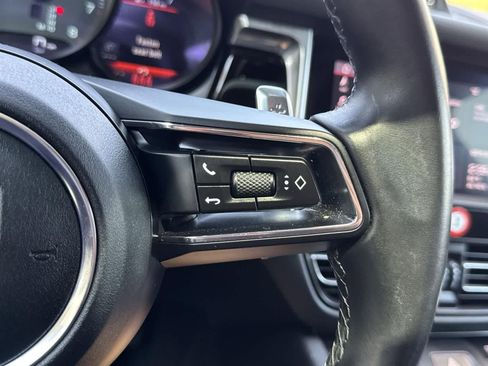 Used 2022 Porsche Macan image 12
