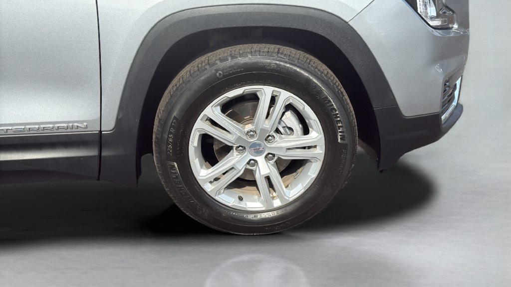 Used 2024 GMC Terrain SLE FWD image 27