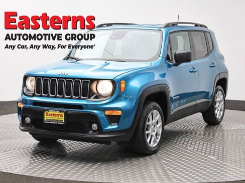 Used 2022 Jeep Renegade Latitude w/ Convenience Group AWD/4WD image 1