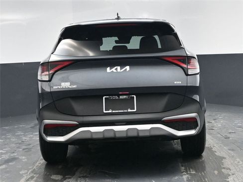 Used 2025 Kia Sportage LX image 15