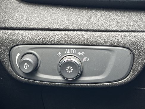 Used 2023 Chevrolet Bolt EUV Premier w/ Super Cruise Package image 16