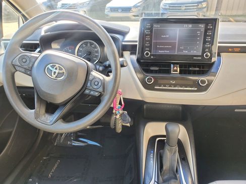 Used 2021 Toyota Corolla LE image 31