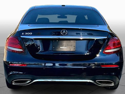 Used 2018 Mercedes-Benz E 300 image 4