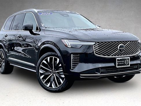 Certified 2026 Volvo XC90 B6 Plus w/ Protection Package Premier image 3